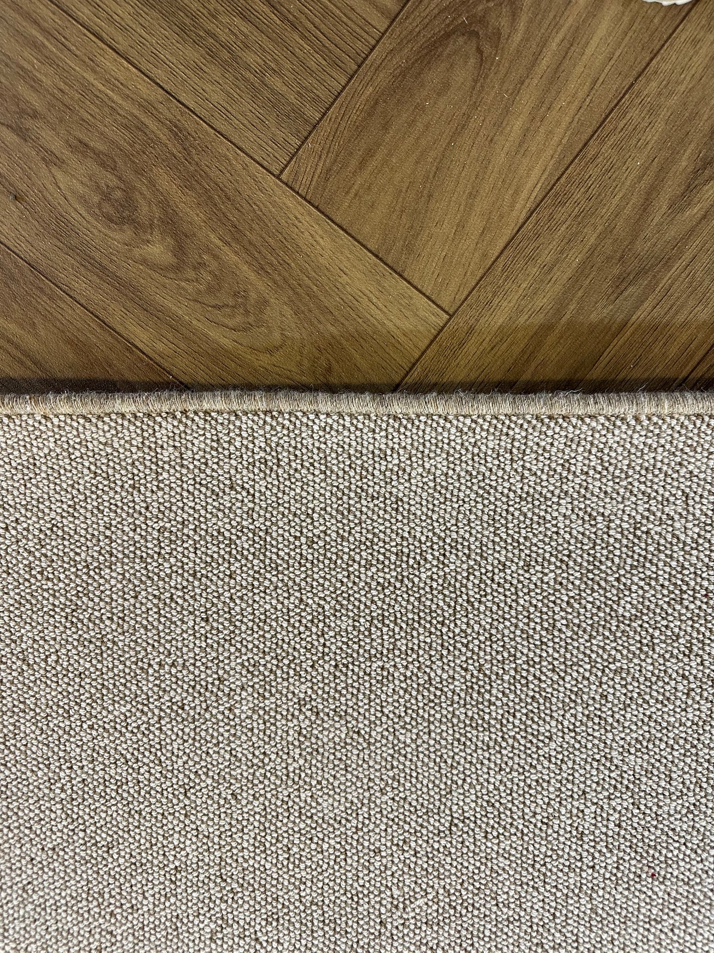 Rustic 100% wool rug 185cm x 276cm