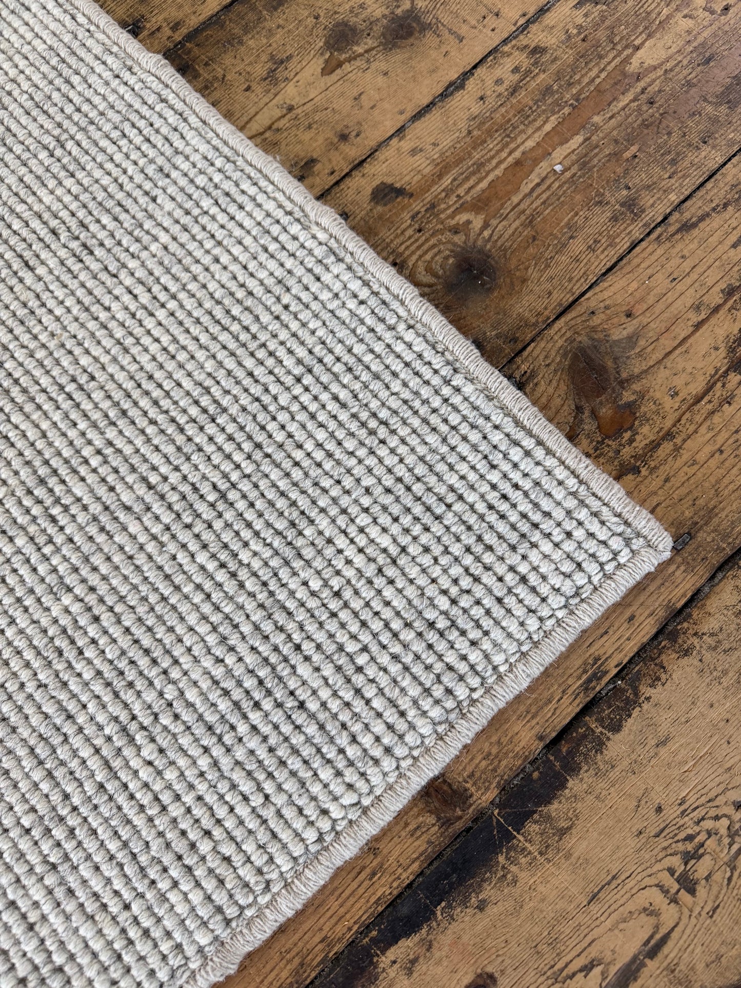 Lunar 100% wool rug 190cm x 313cm