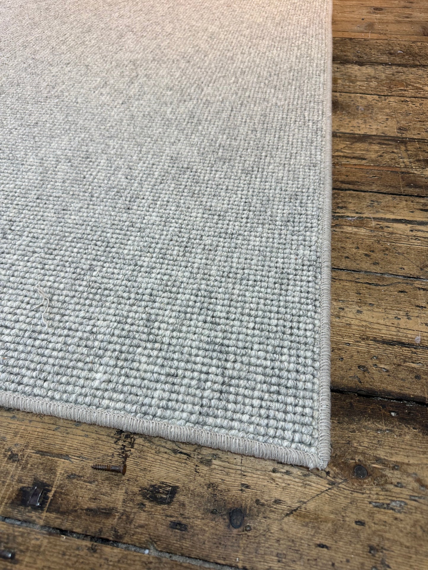 Greige Green tone 100% wool large rug 231cm x 298cm