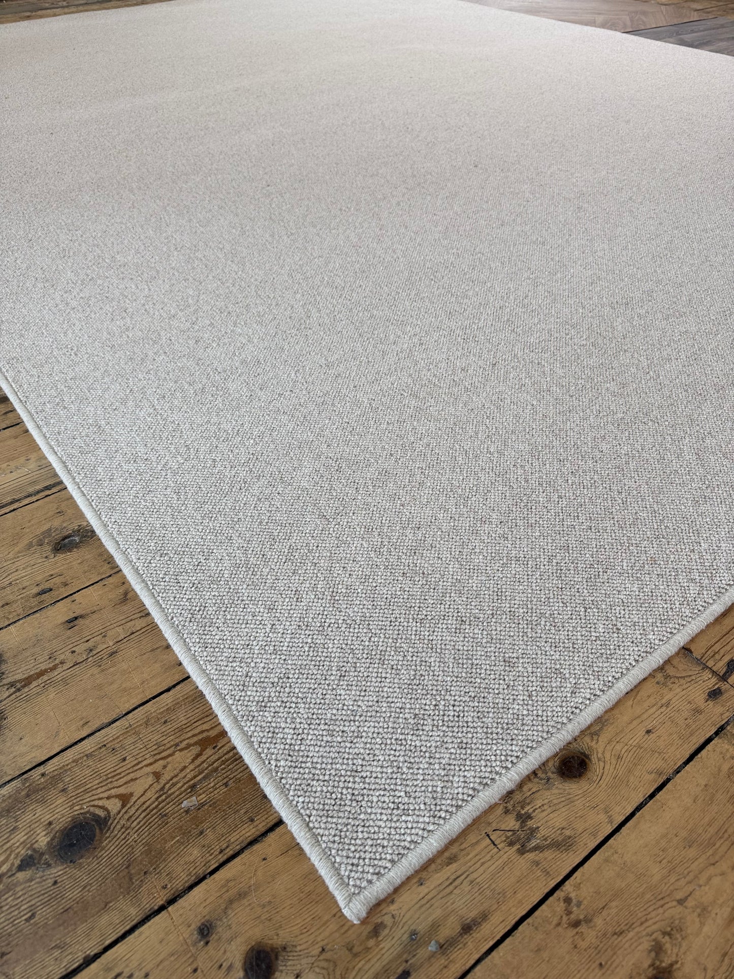Flaxen 100% wool rug 260cm x 360cm