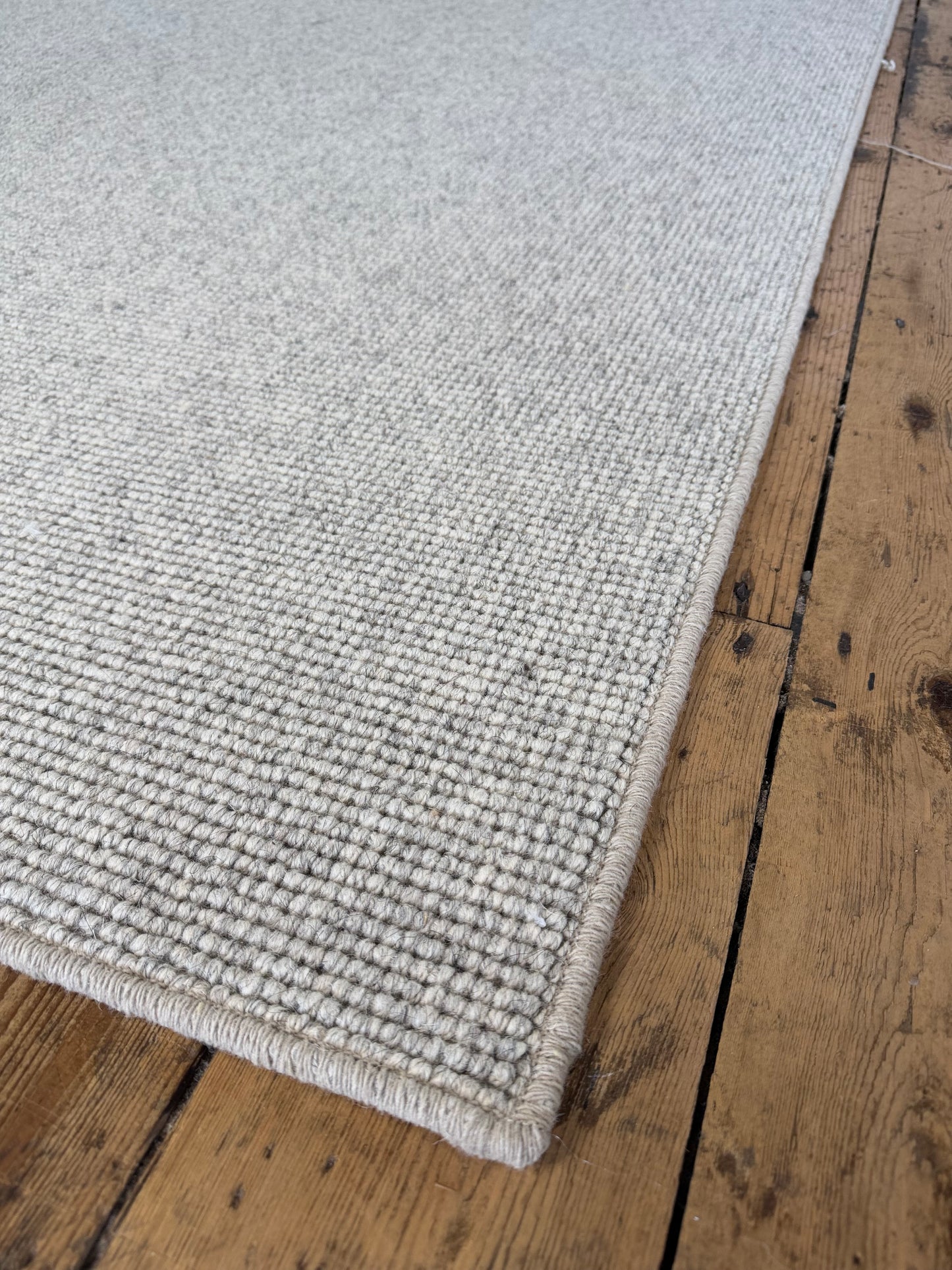 Lunar 100% wool rug 190cm x 313cm