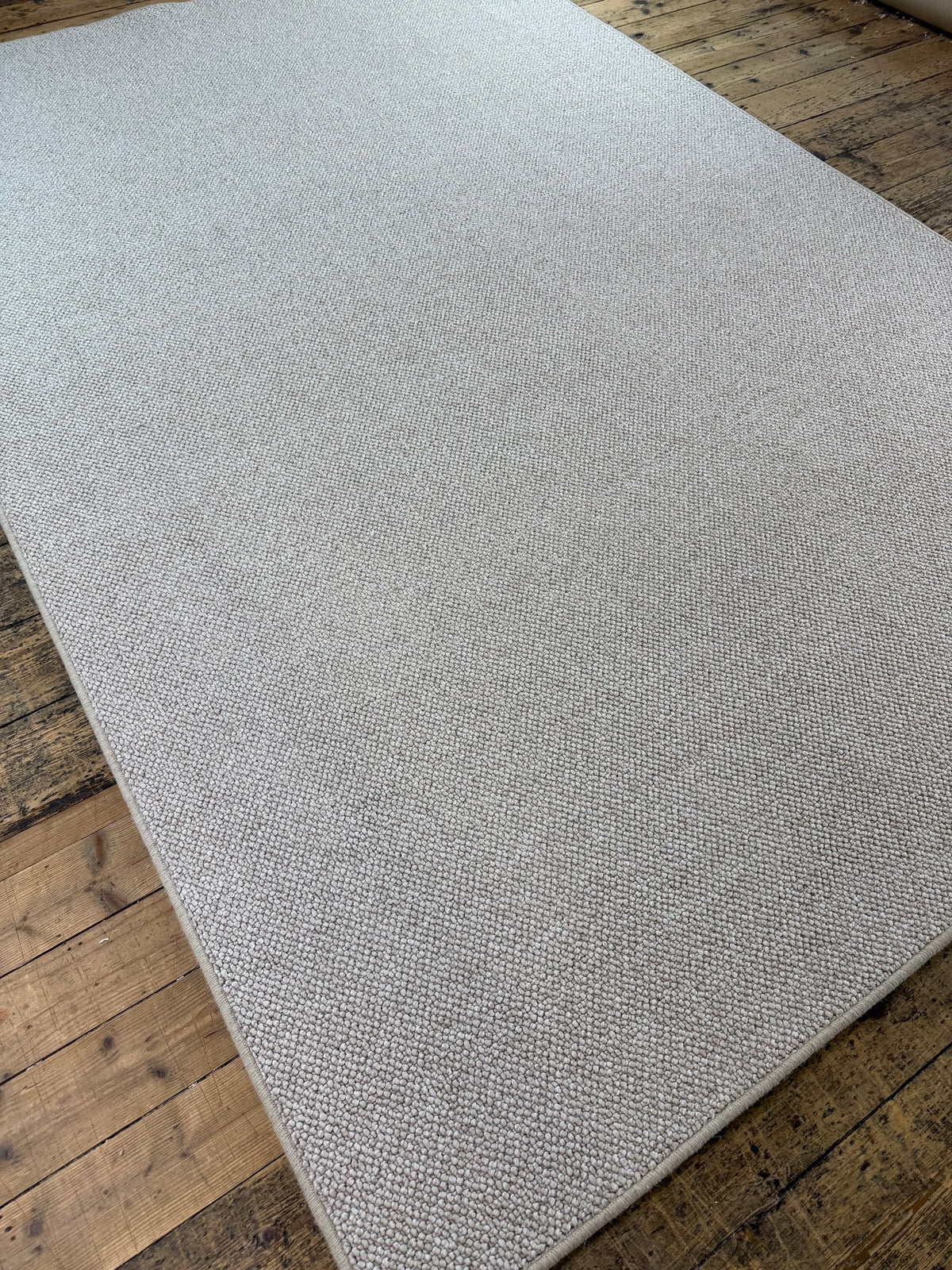 Oyster 100% polypropylene rug 199cm x 300cm