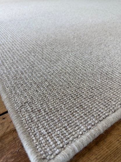 Hessian 100% wool rug 236cm x 328cm