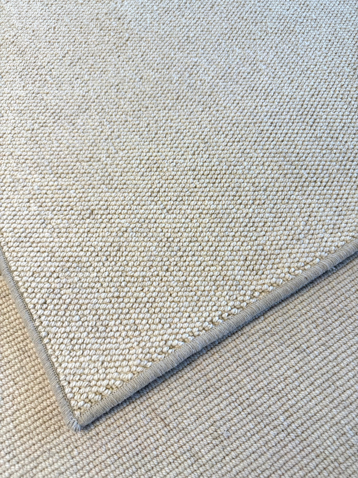 Eagle 100% undyed wool rug 250cm x 350cm