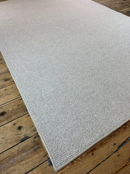 Oyster 100% polypropylene rug 199cm x 300cm