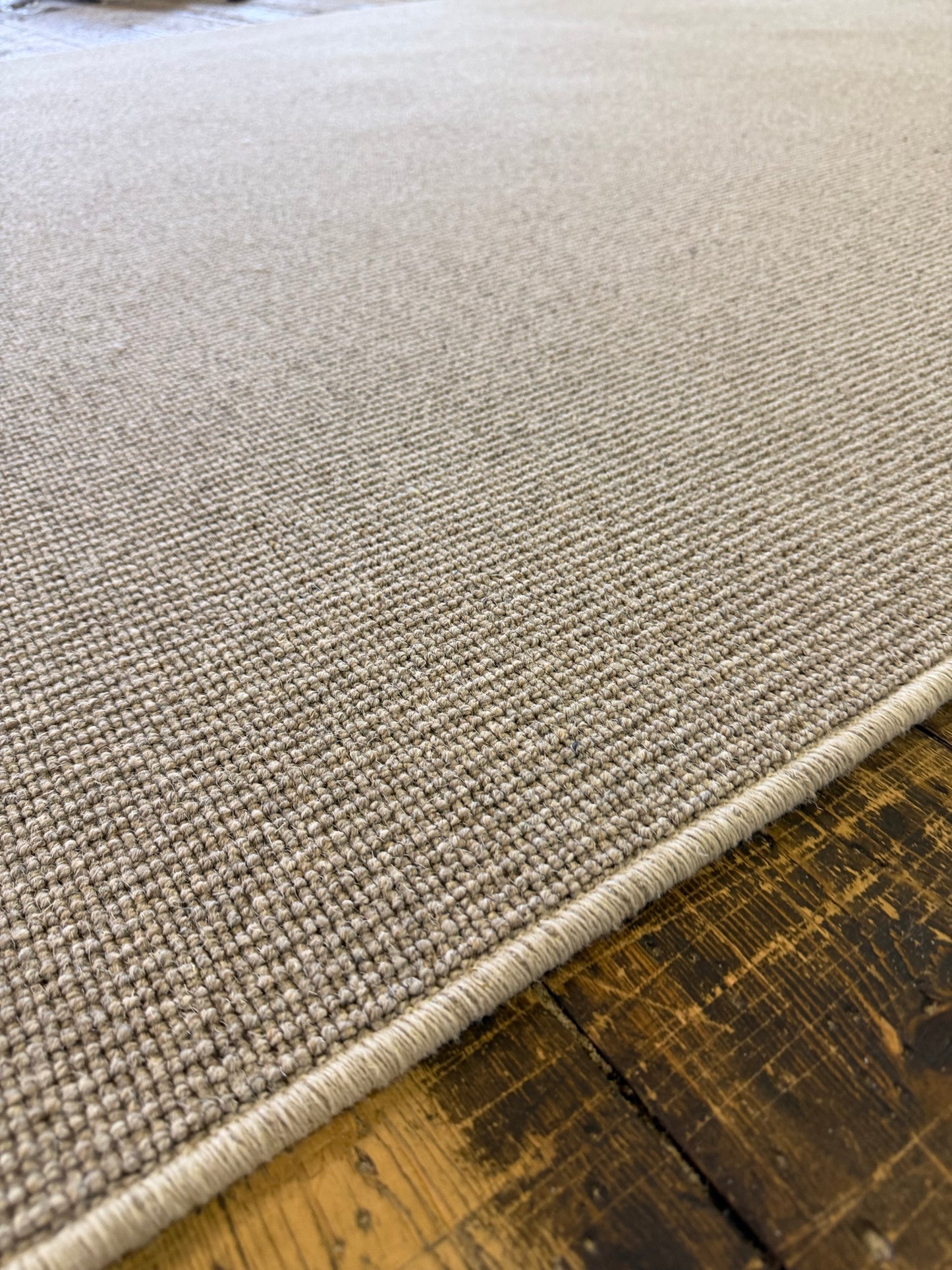 Flaxen 100% wool rug 200cm x 267cm