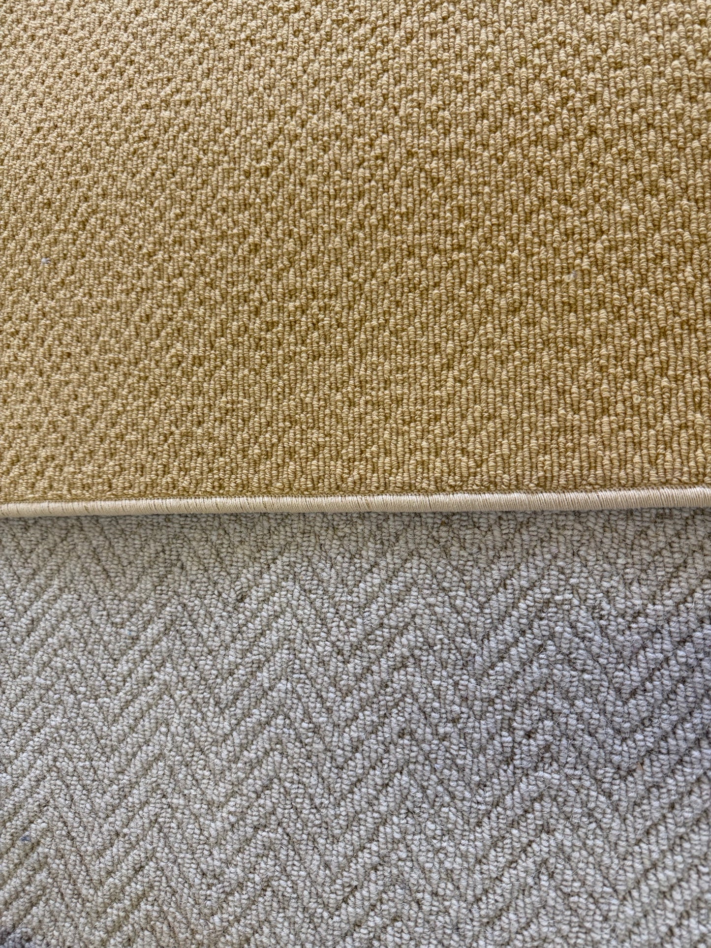 Honeycomb 100% wool rug 276cm x 398cm