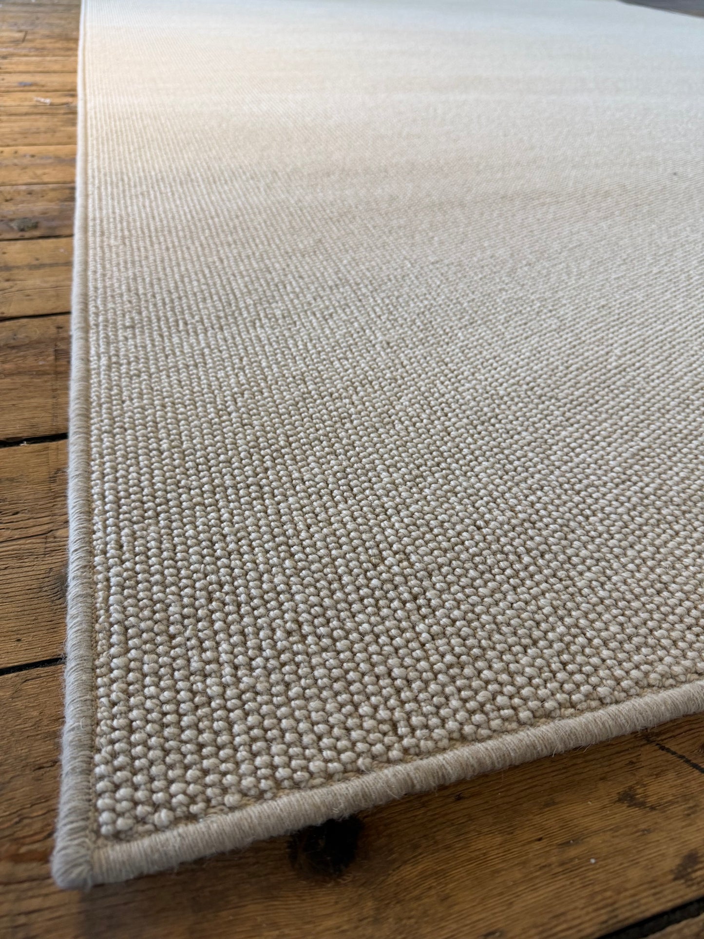 Royal view 100% wool rug 224cm x 310cm