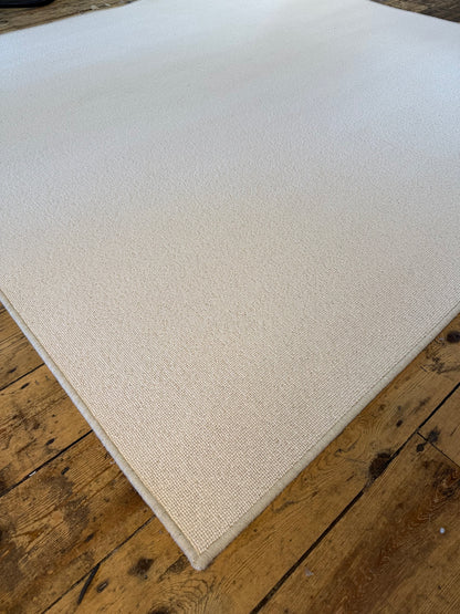 Flake 100% wool rug 215cm x 215cm