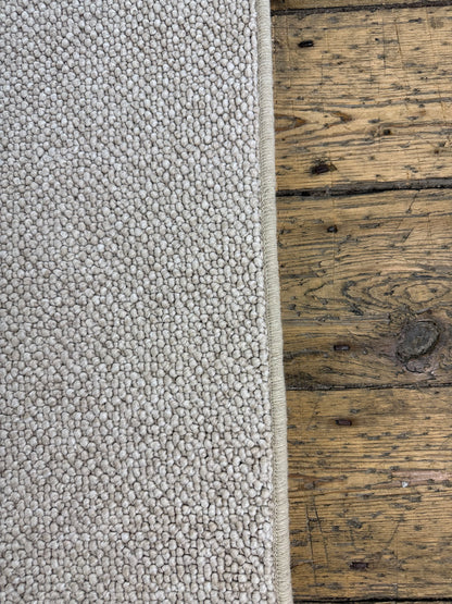 Oyster 100% polypropylene rug 199cm x 300cm