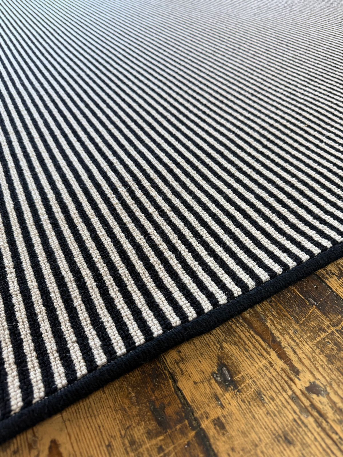 Oreo 100% wool rug 196cm x 272cm