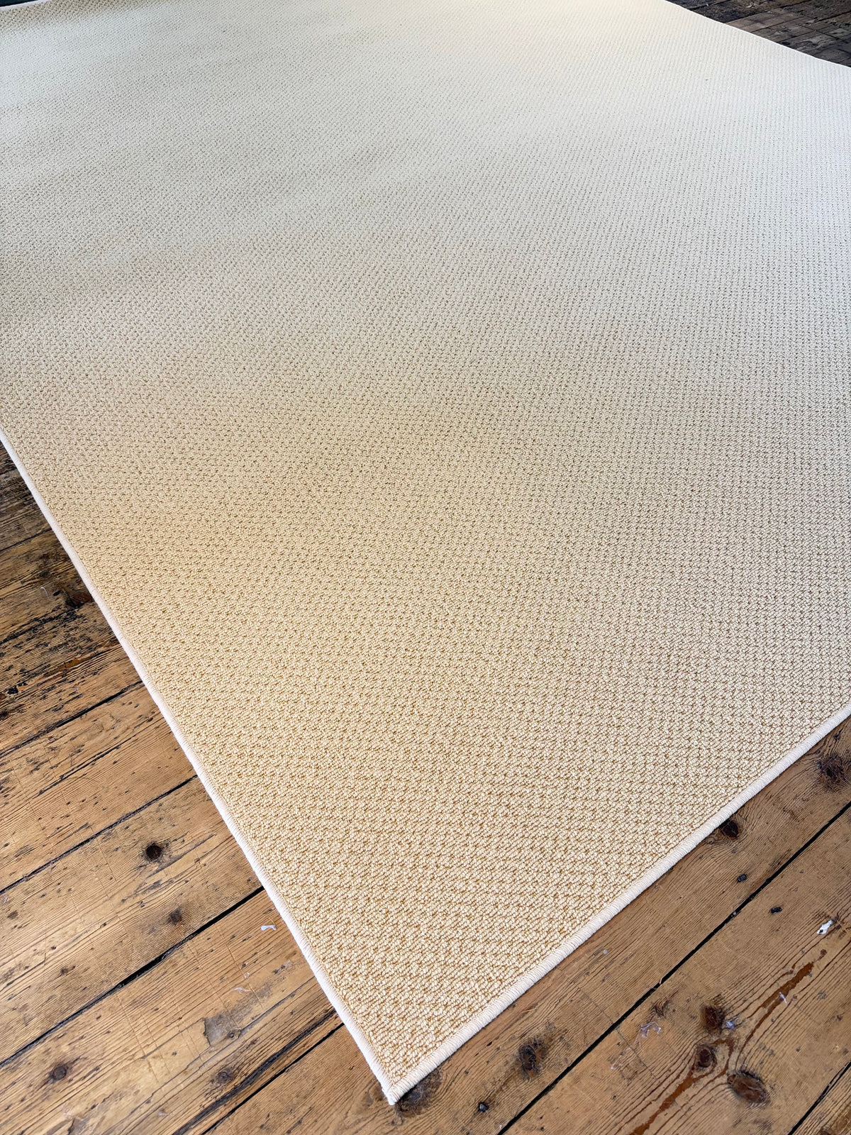 Mustard 100% wool rug 276cm x 330cm