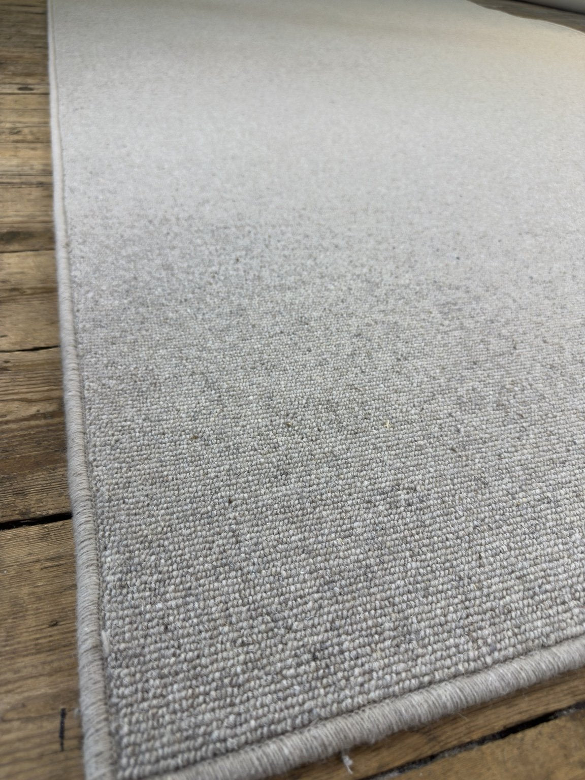 Oatcake 100% wool rug 208cm x 378cm