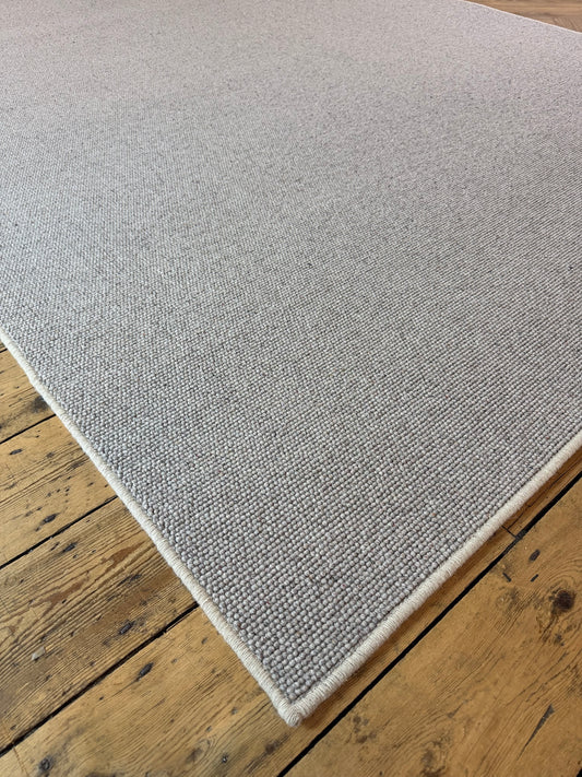 Dapple 100% wool rug 206cm x 305cm