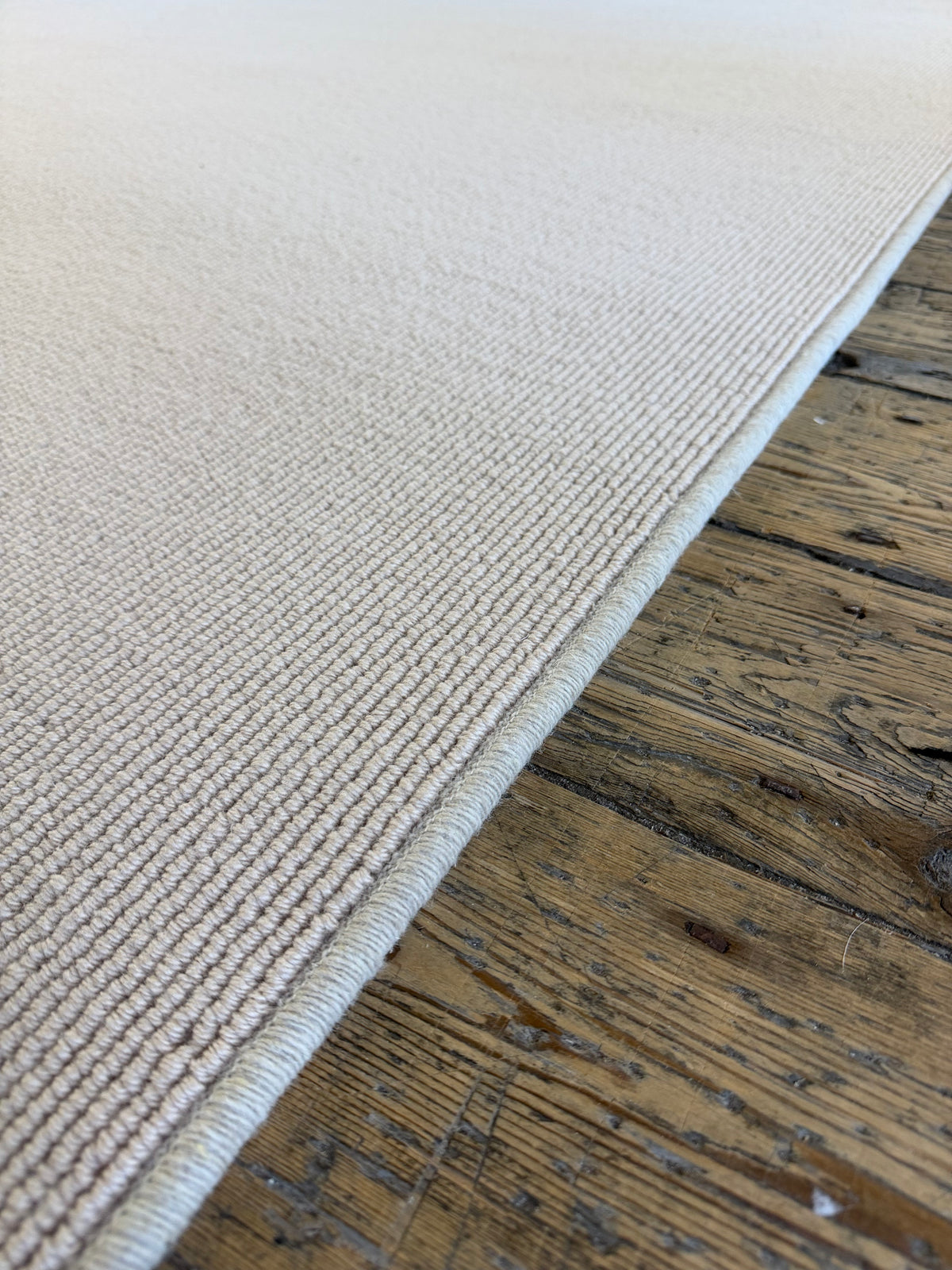 Champagne 100% wool rug 180cm x 280cm