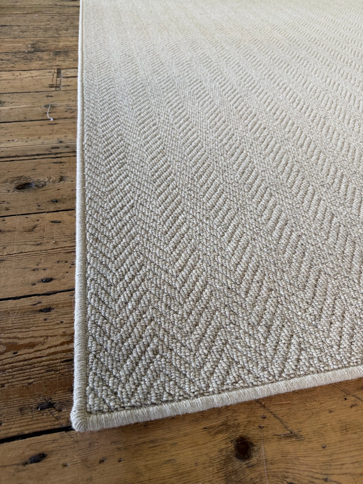 Harvest 100% wool rug 200cm x 284cm