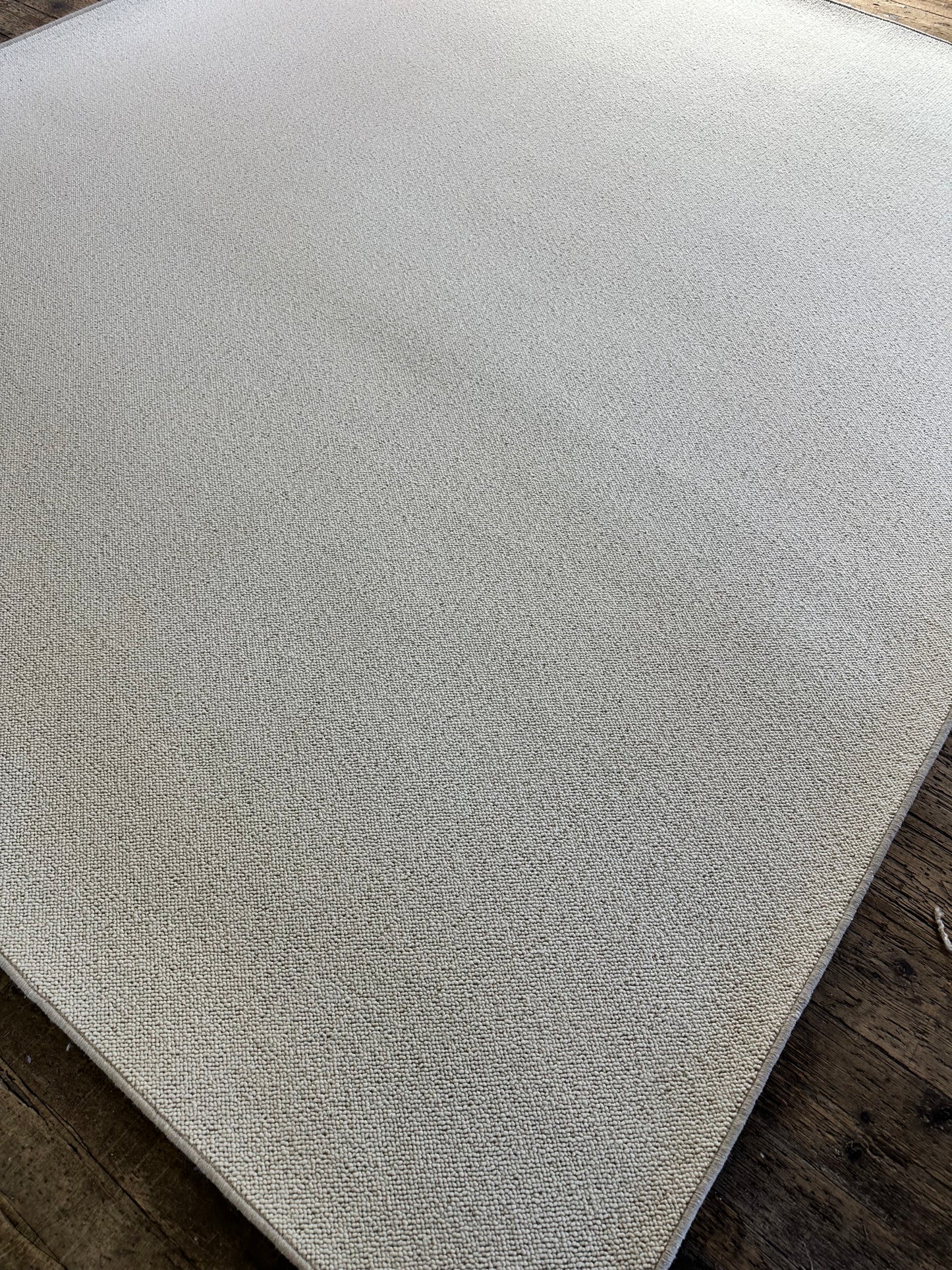 Blanc Ivoire 100% wool rug 288cm x 340cm