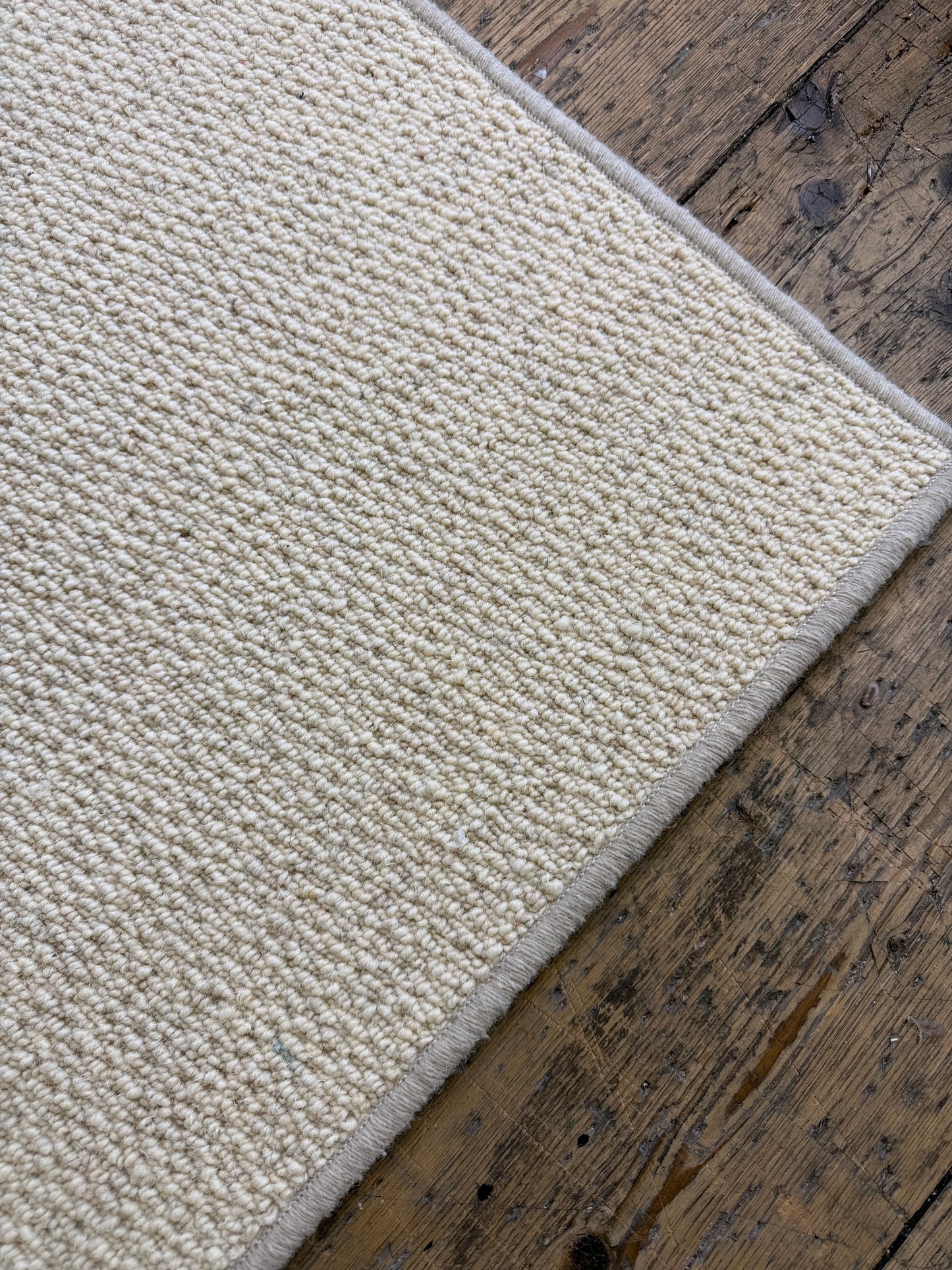 Ricecake 100% wool rug 189cm x 279cm