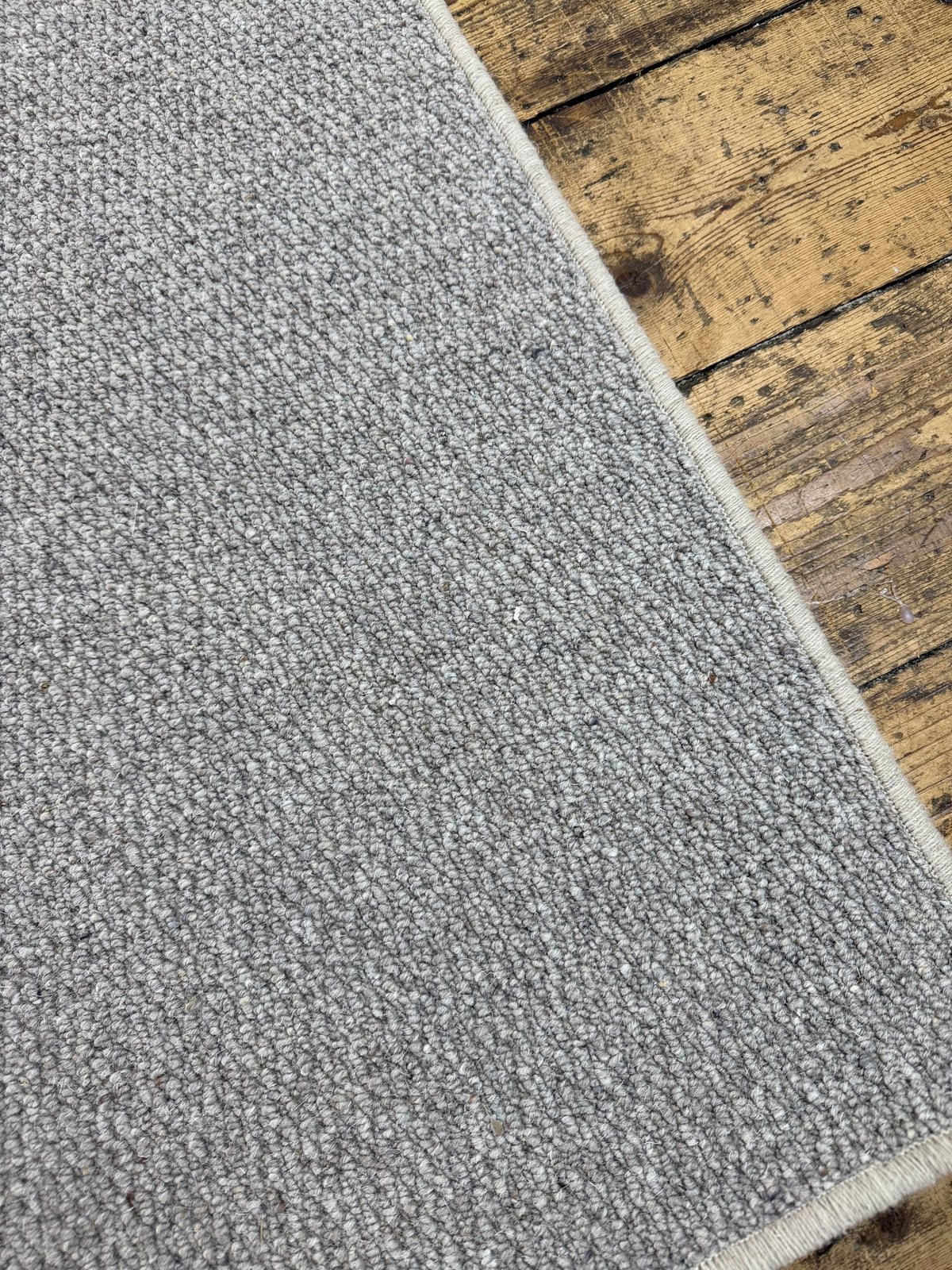 Smoke 100% wool rug 230cm x 377cm