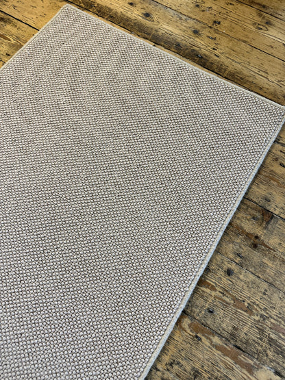 Cinereous 100% wool runner 83cm x 286cm