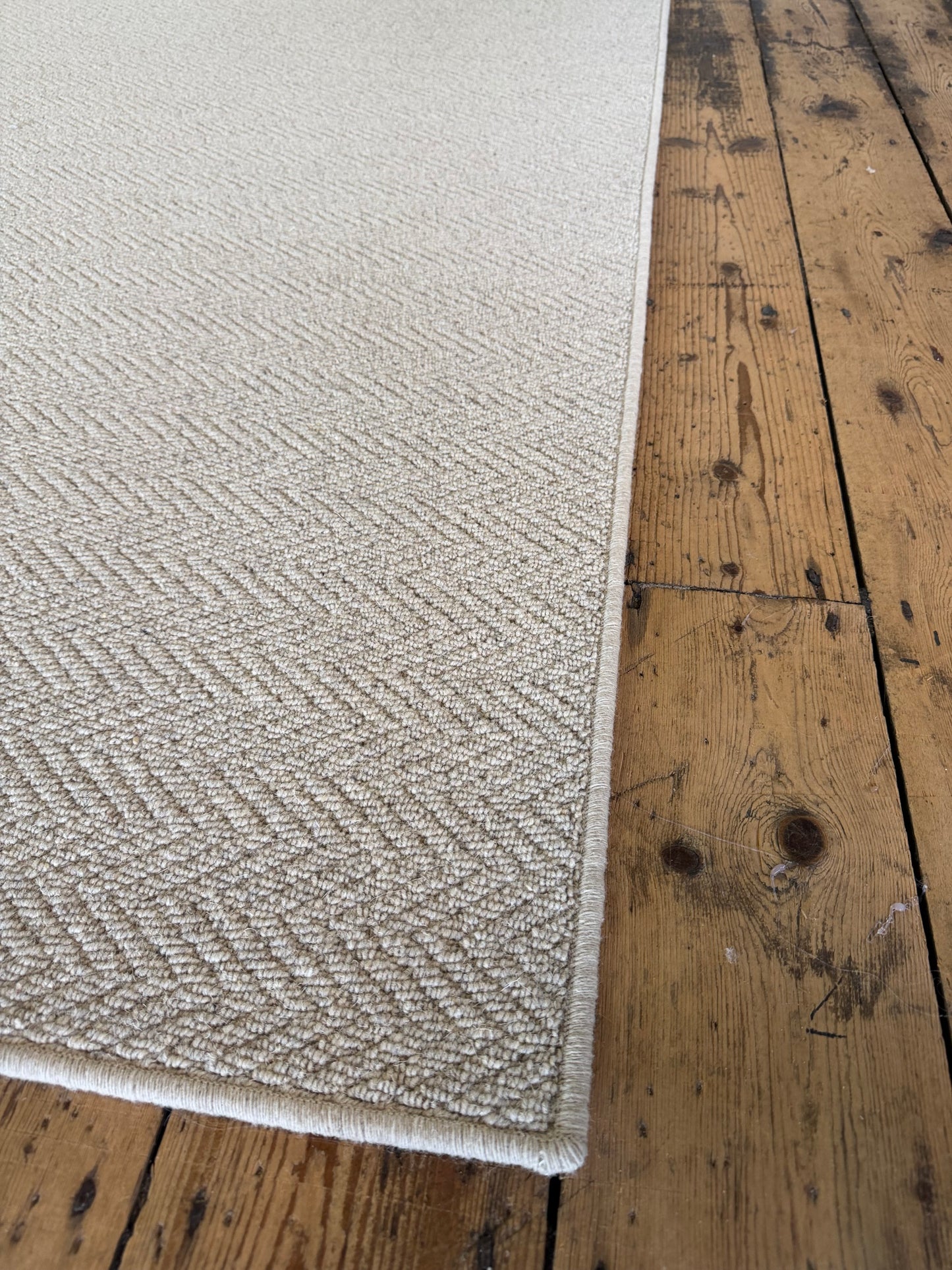 Harvest 100% wool rug 200cm x 284cm