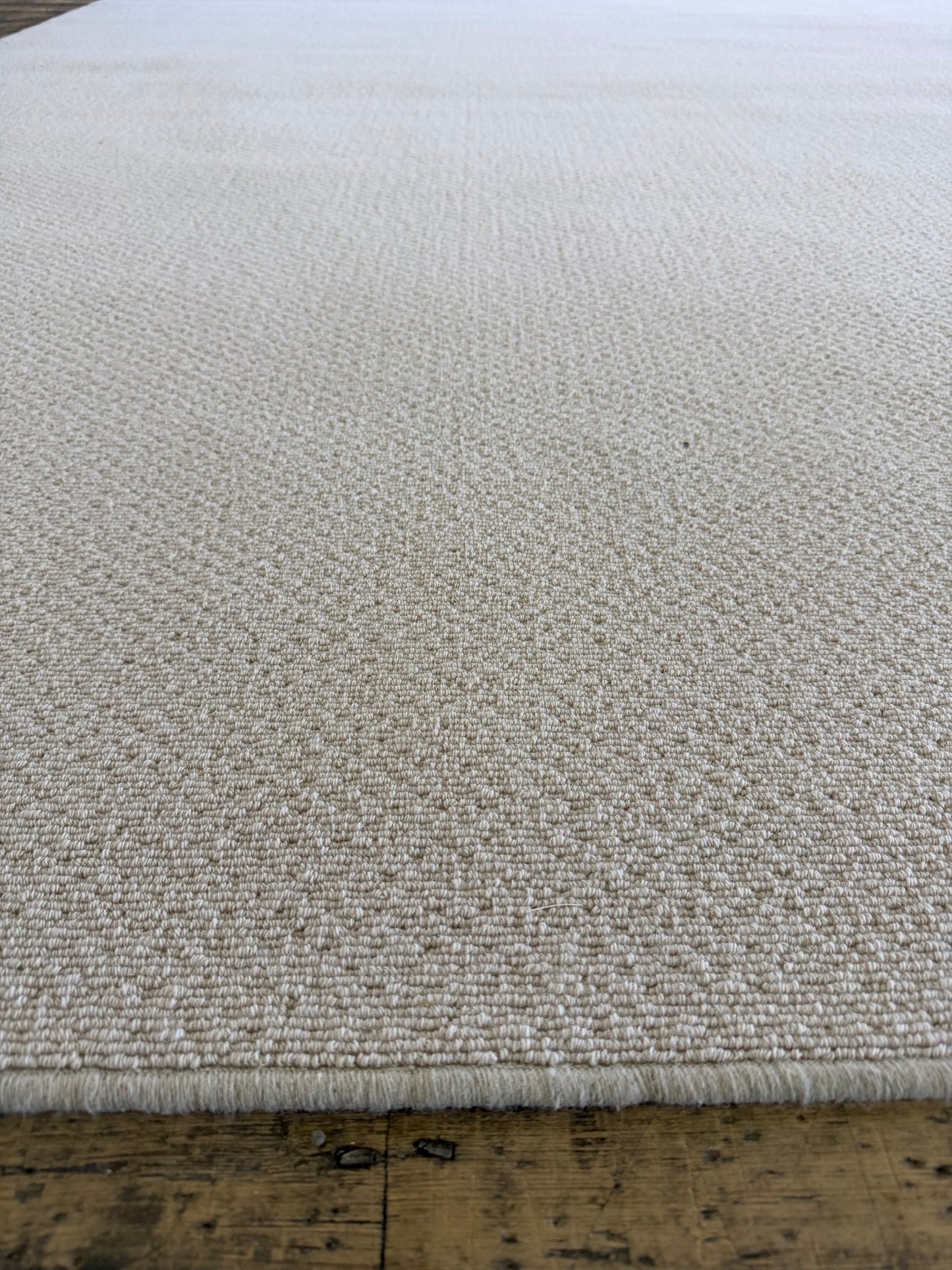 Tones 100% wool rug 260cm x 372cm