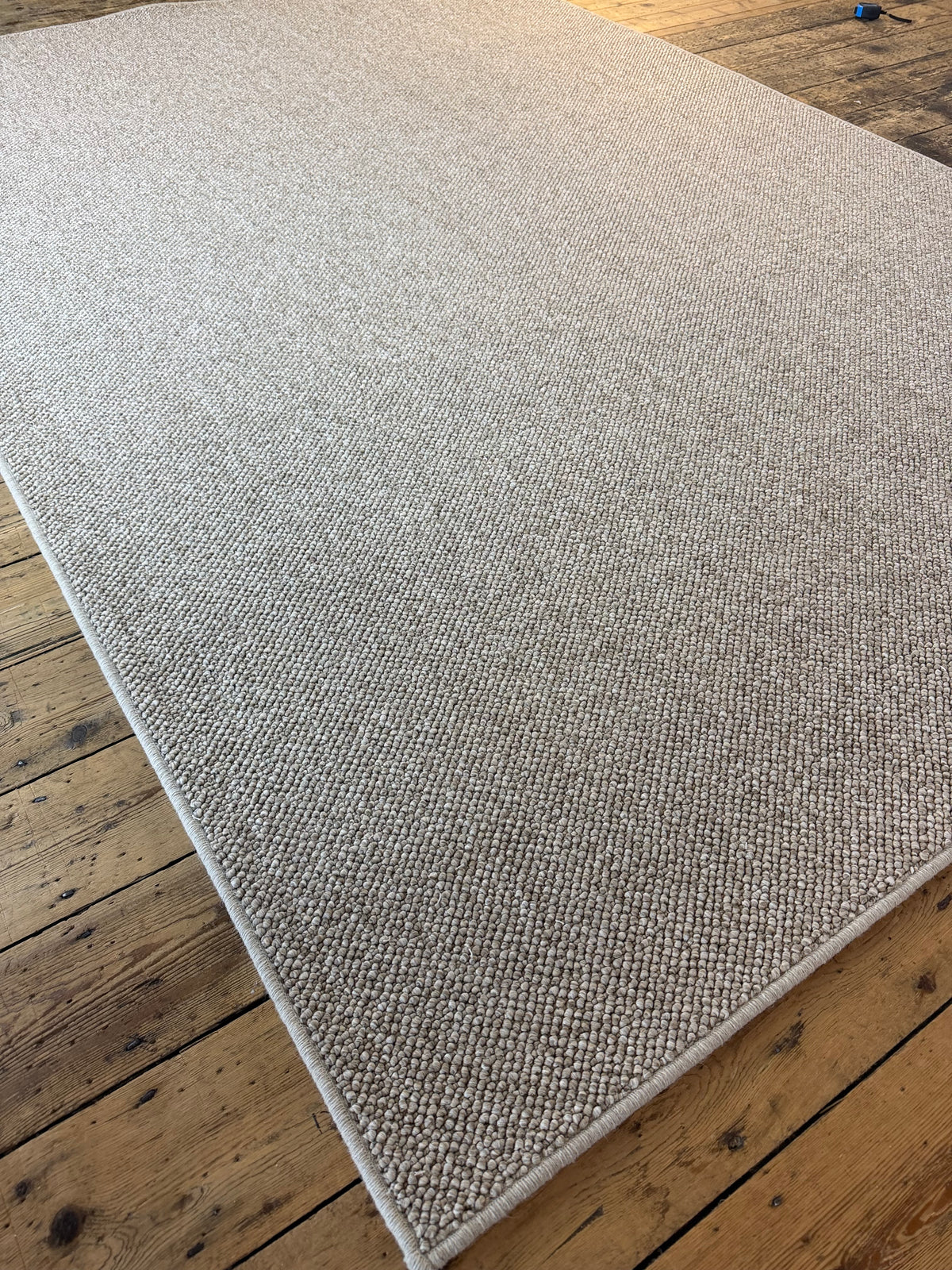 Heirloom 100% polypropylene rug 200cm x 293cm