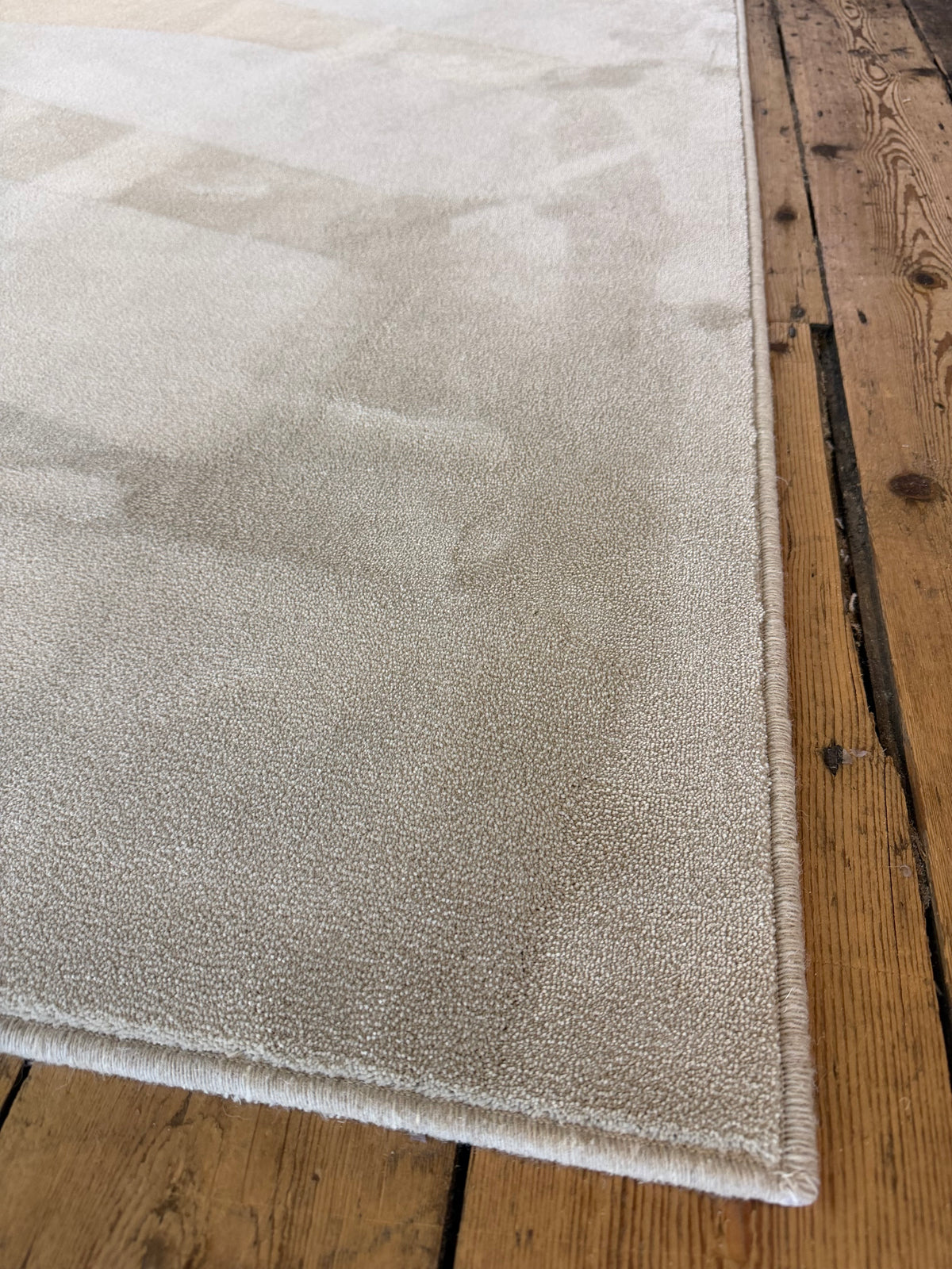 Portland 100% polypropylene rug 200cm x 245cm