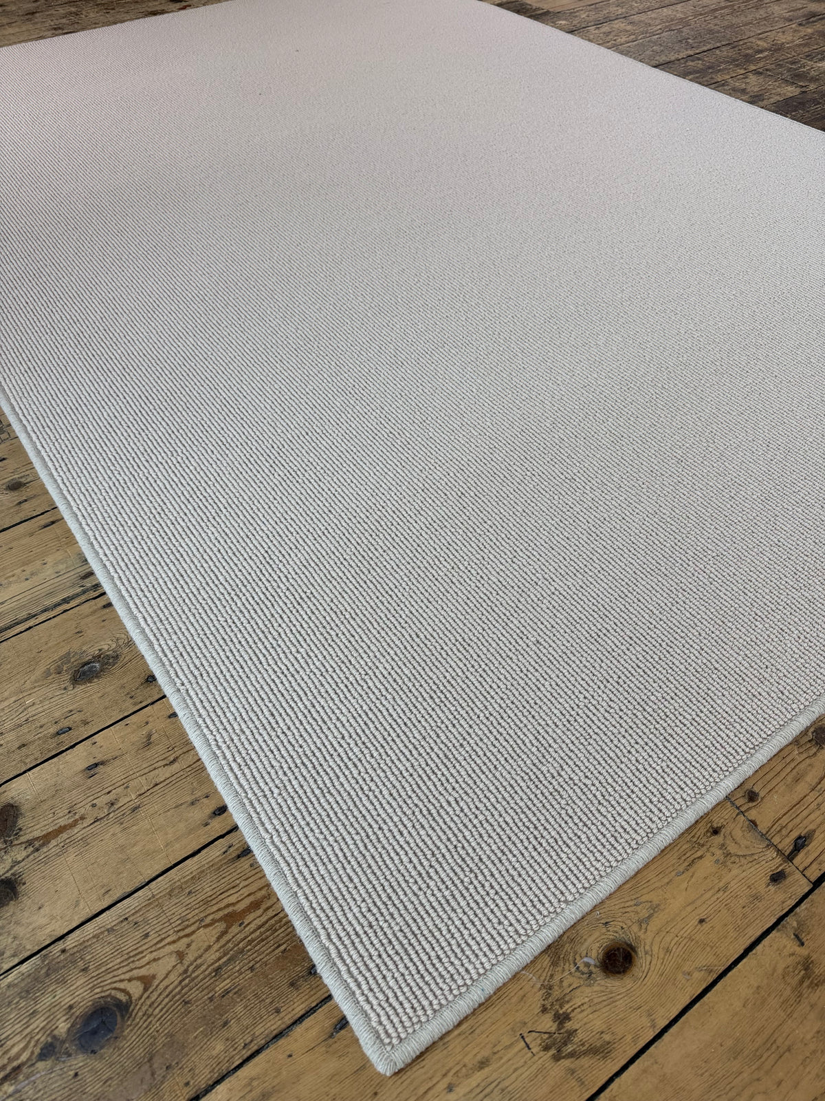 Champagne 100% wool rug 174cm x 255cm