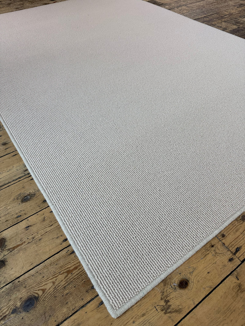 Champagne 100% wool rug 174cm x 255cm