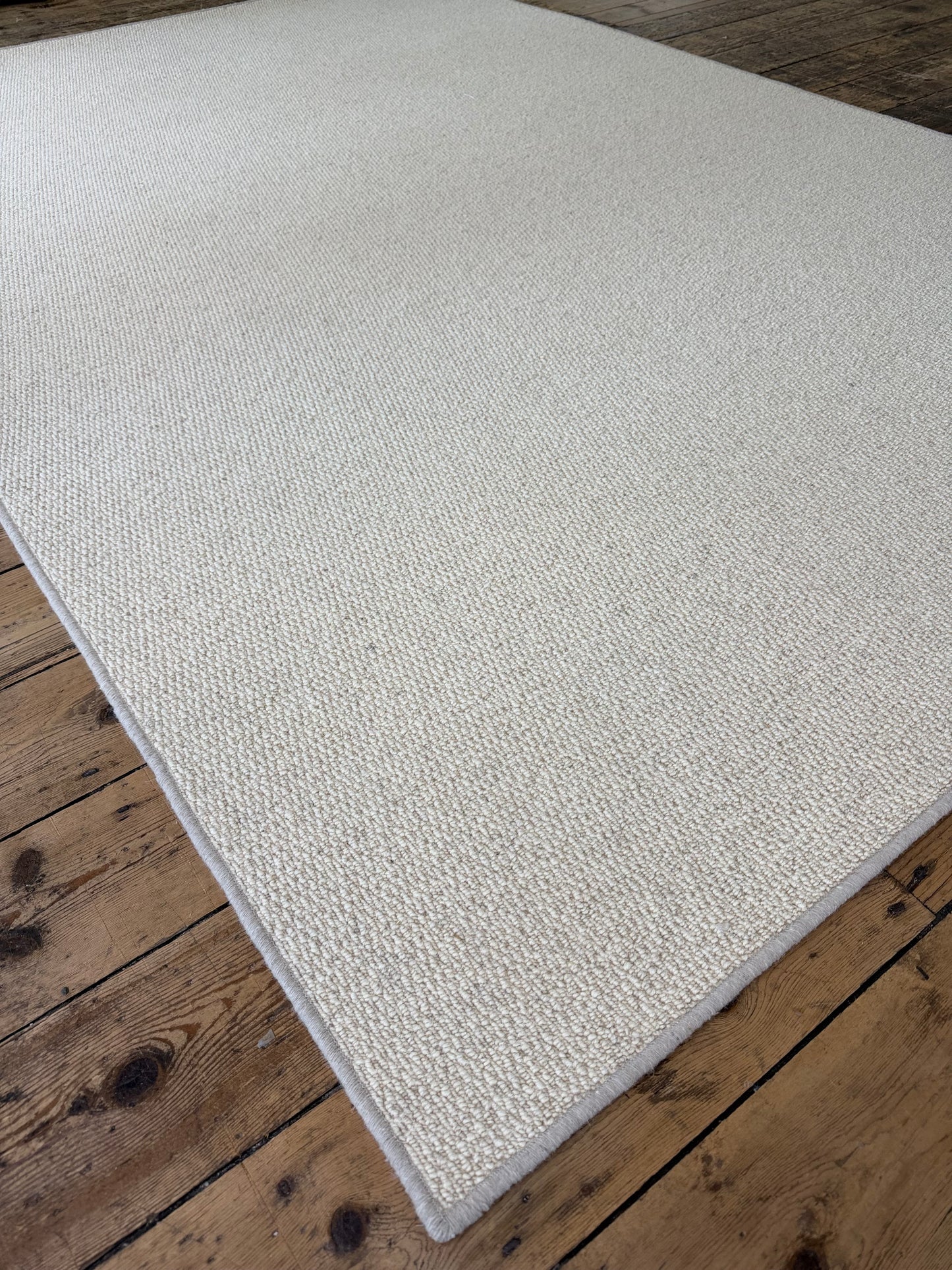 Ricecake 100% wool rug 189cm x 279cm