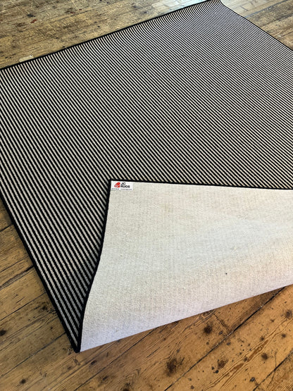 Oreo 100% wool rug 199cm x 235cm