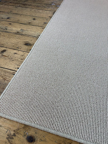 Champagne 100% wool rug 174cm x 255cm