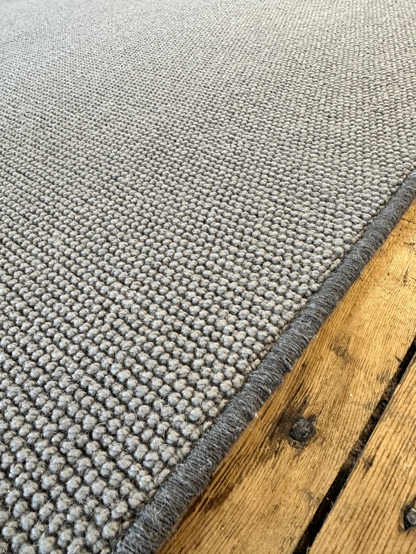 Charcoal 100% wool rug 204cm x 236cm