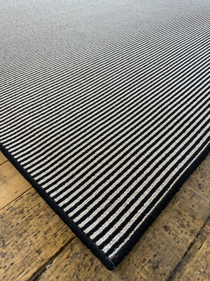 Oreo 100% wool rug 196cm x 272cm
