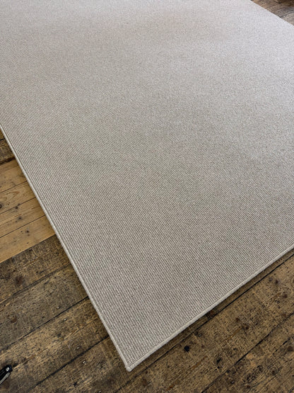 Hessian 100% wool rug 236cm x 328cm