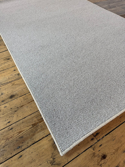 Dolphin grey 100% wool rug 152cm x 257cm