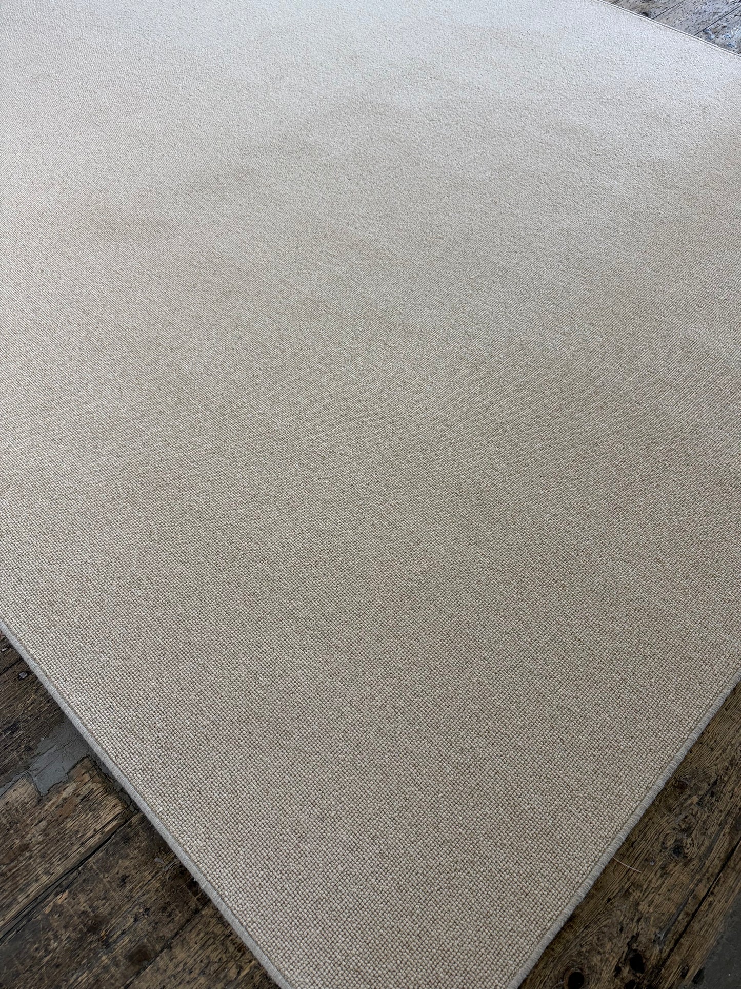 Wafer 100% wool rug 272cm x 385cm