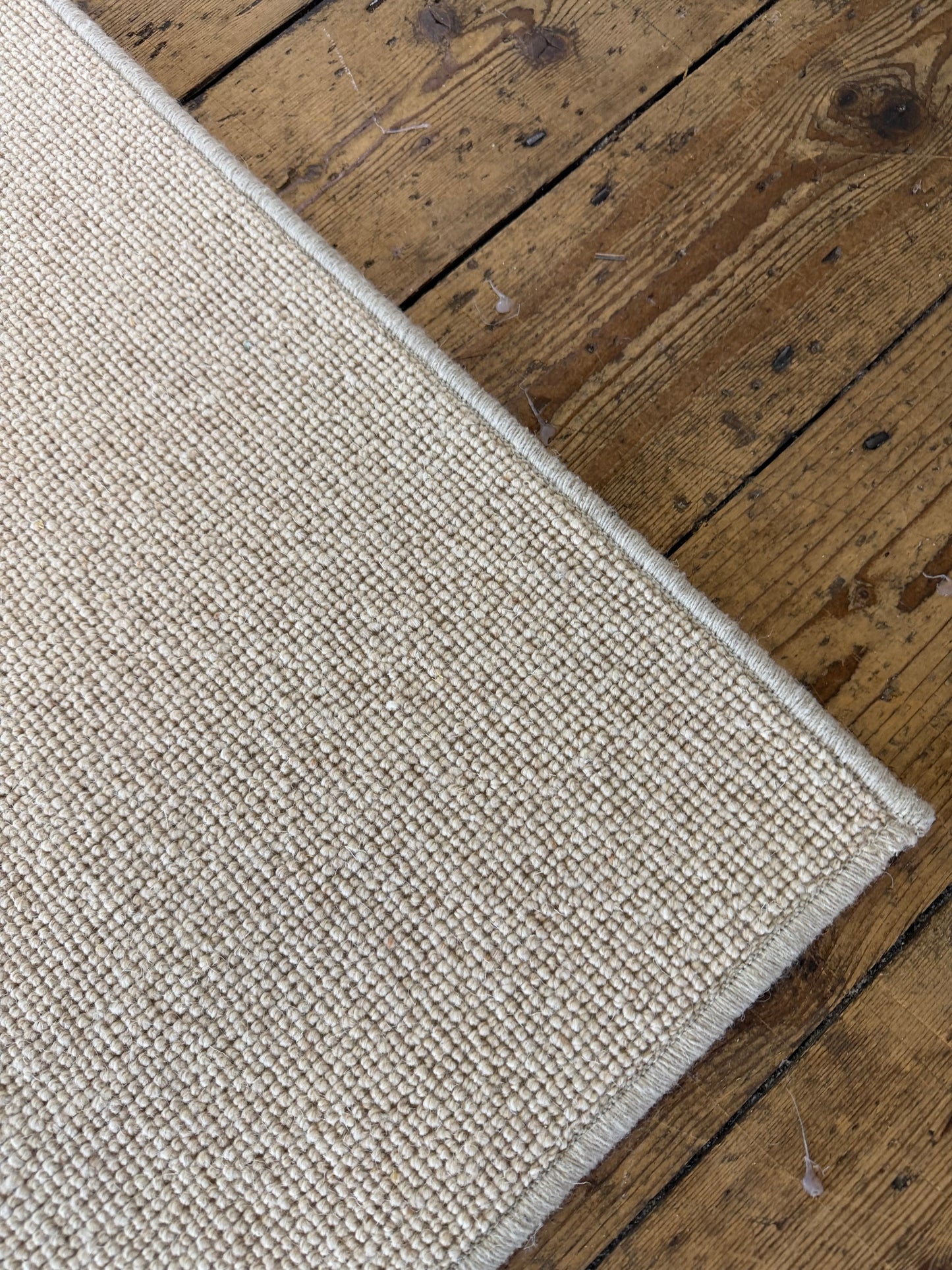 Wafer 100% wool rug 272cm x 385cm