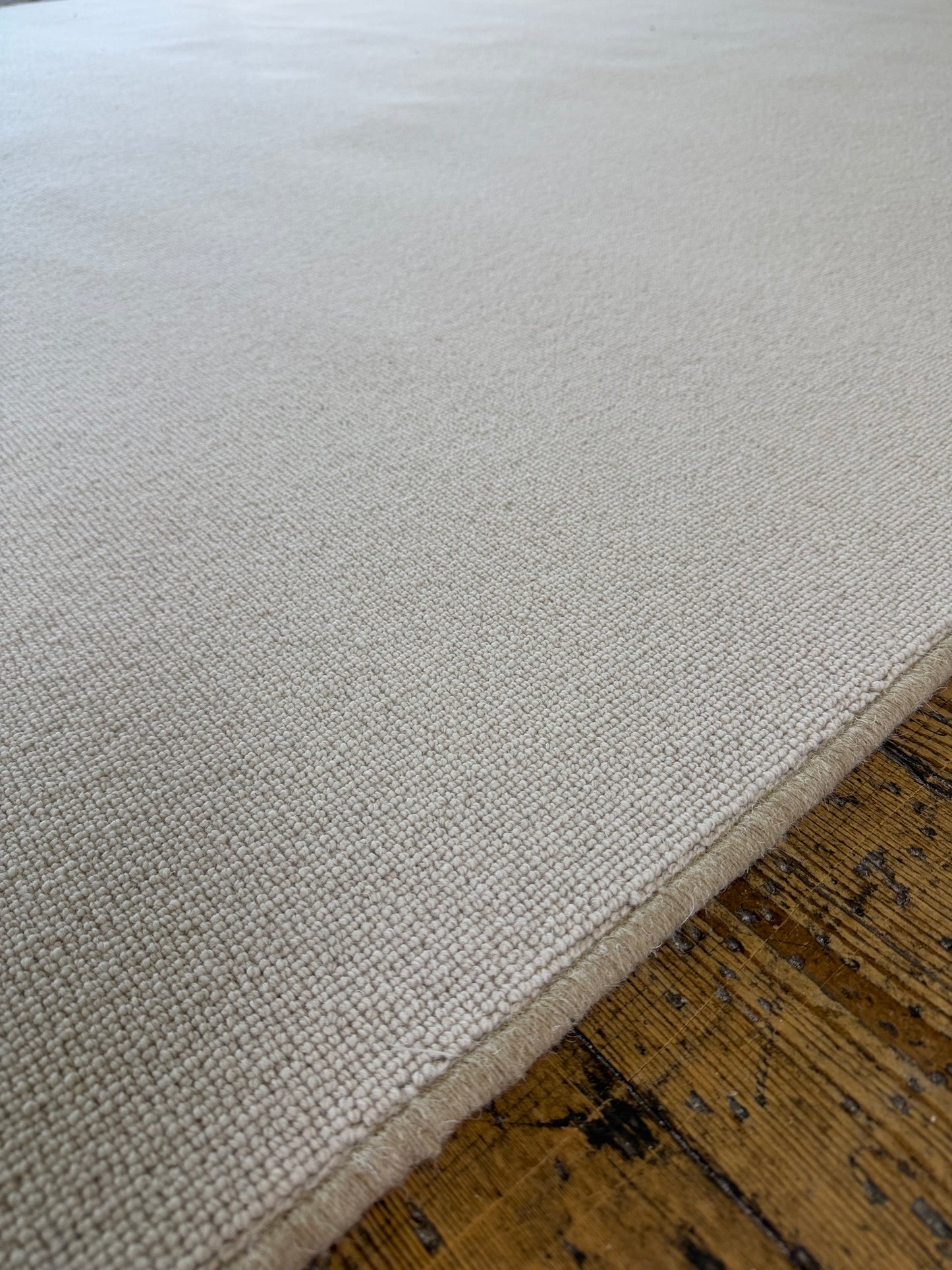 Chalk 100% wool rug 285cm x 398cm