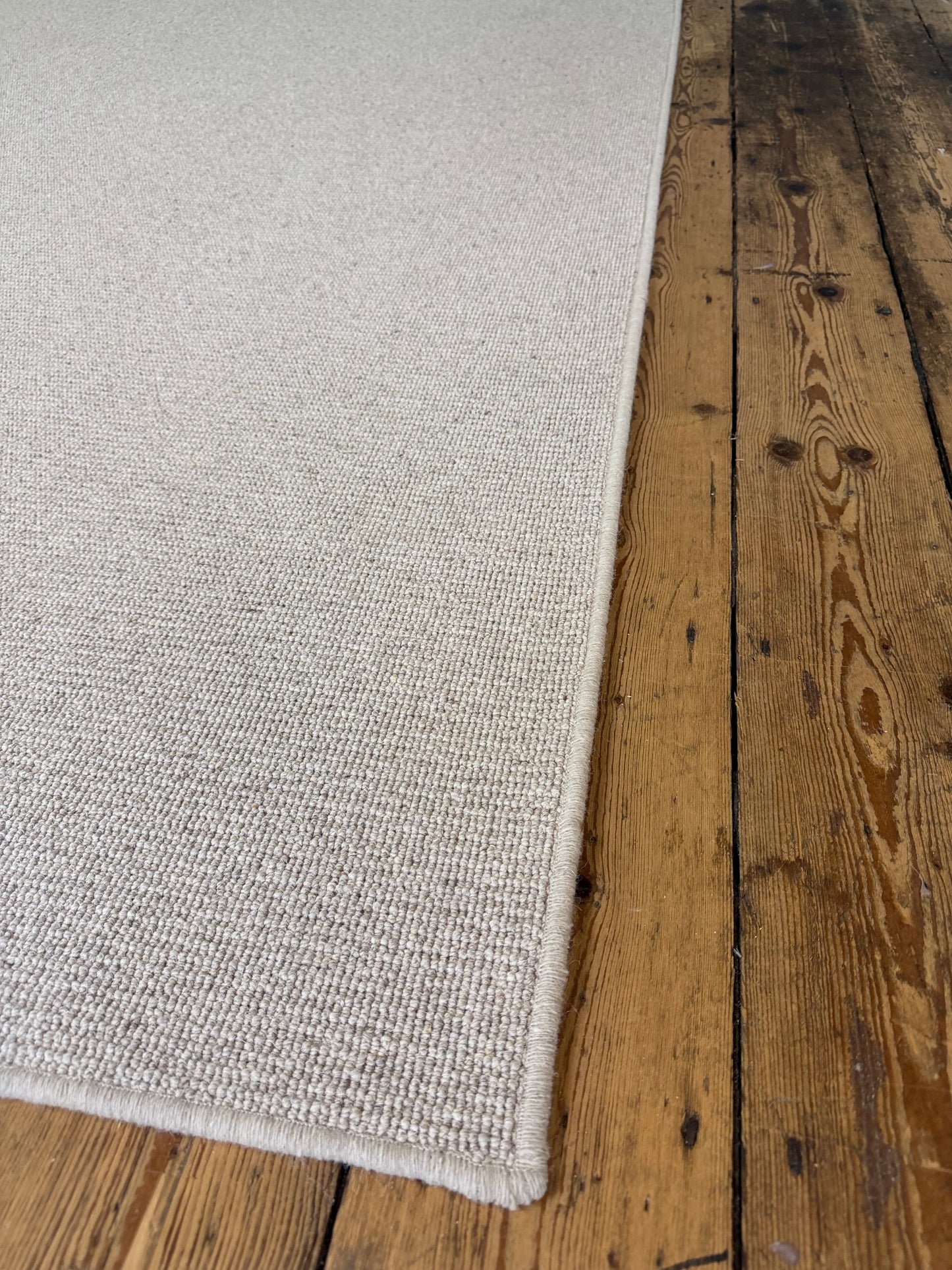 Hessian 100% wool rug 290cm x 400cm