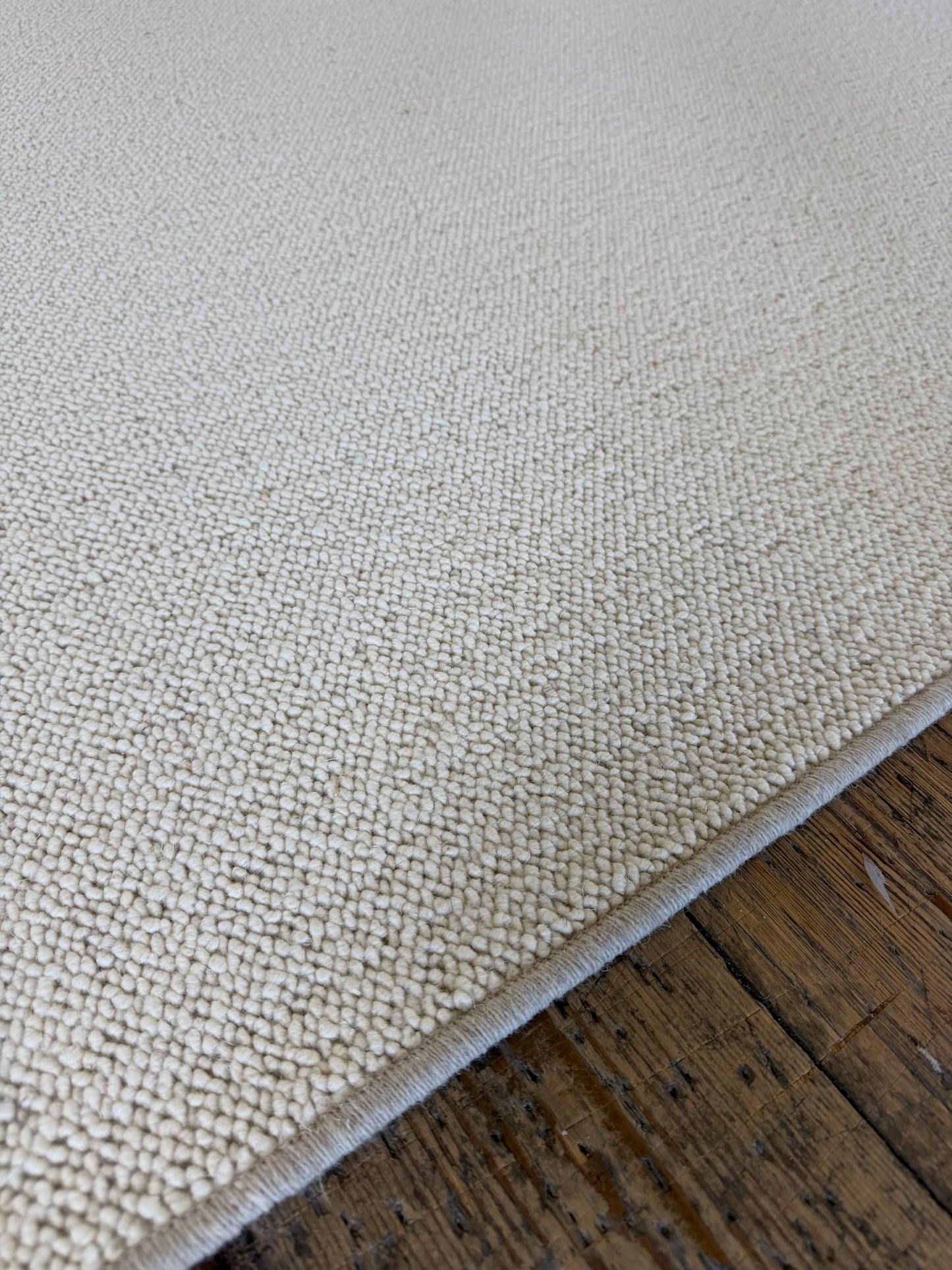 Blanc ivorie 100% wool rug 238cm x 350cm
