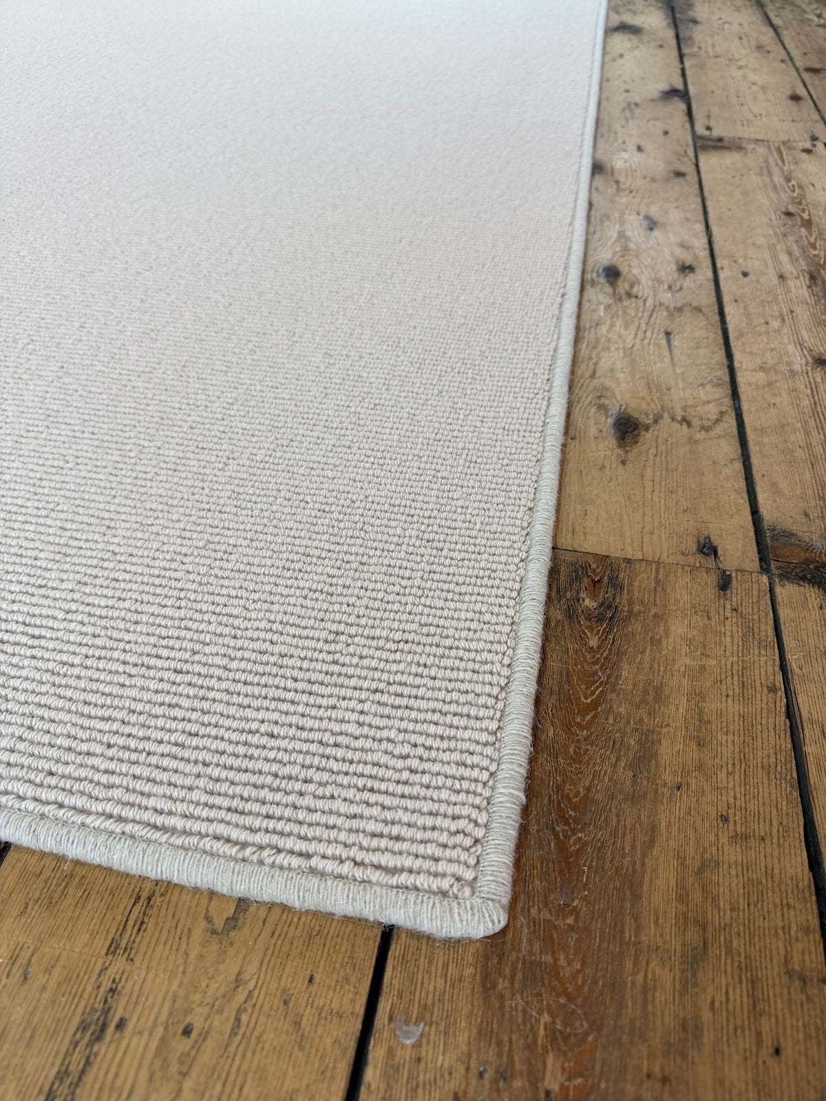 Champagne 100% wool rug 225cm x 256cm