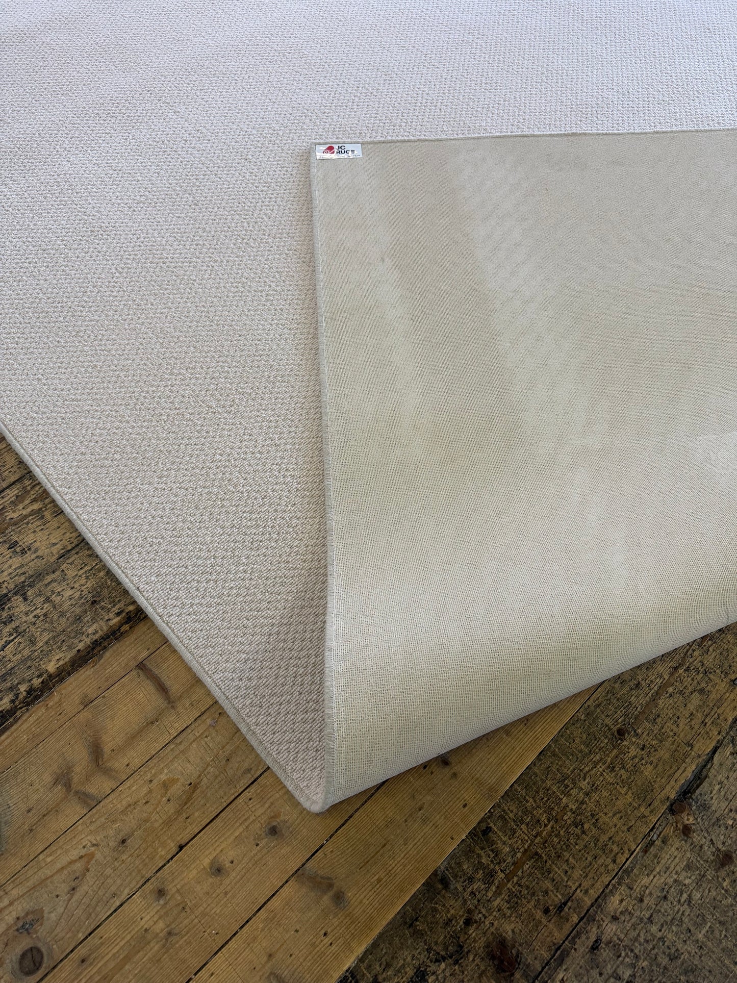 Tones 100% wool rug 260cm x 372cm