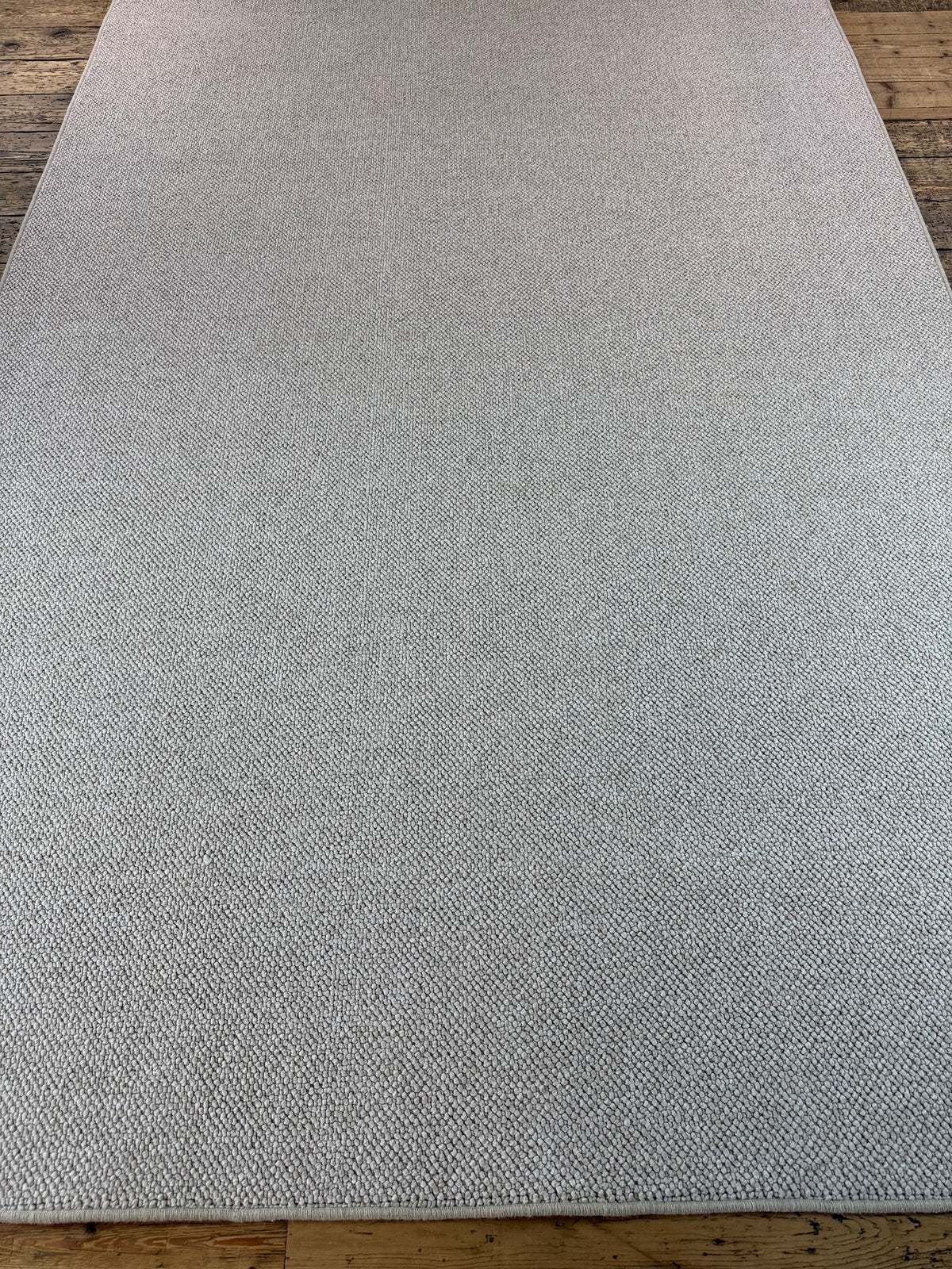 Oyster 100% polypropylene rug 199cm x 300cm