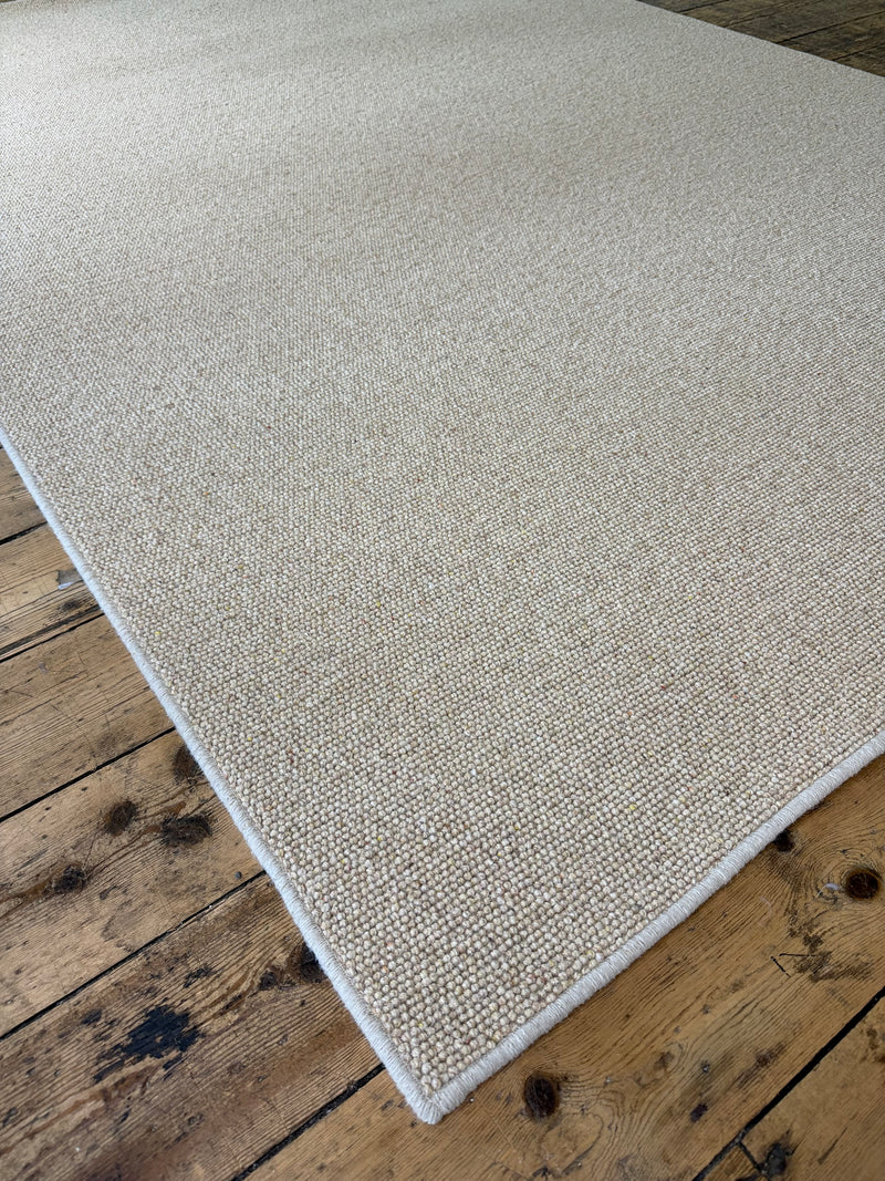 Wheaten 100% wool rug 200cm x 290cm