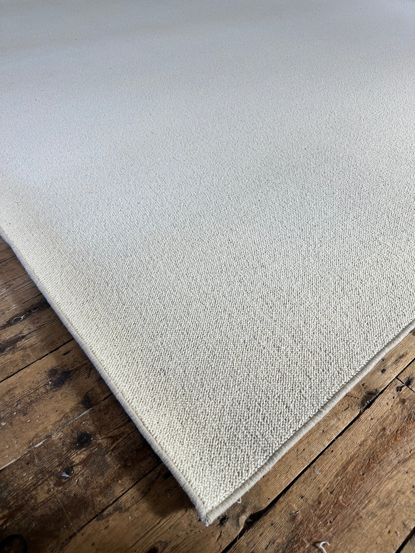 Blanc Ivoire 100% wool rug 288cm x 340cm