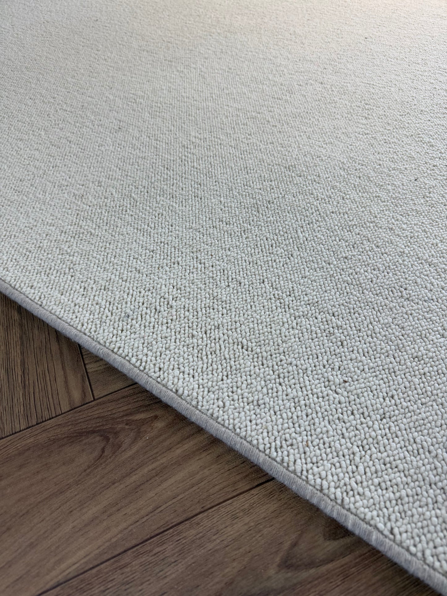 Blanc ivoire 100% wool rug 160cm x 230cm