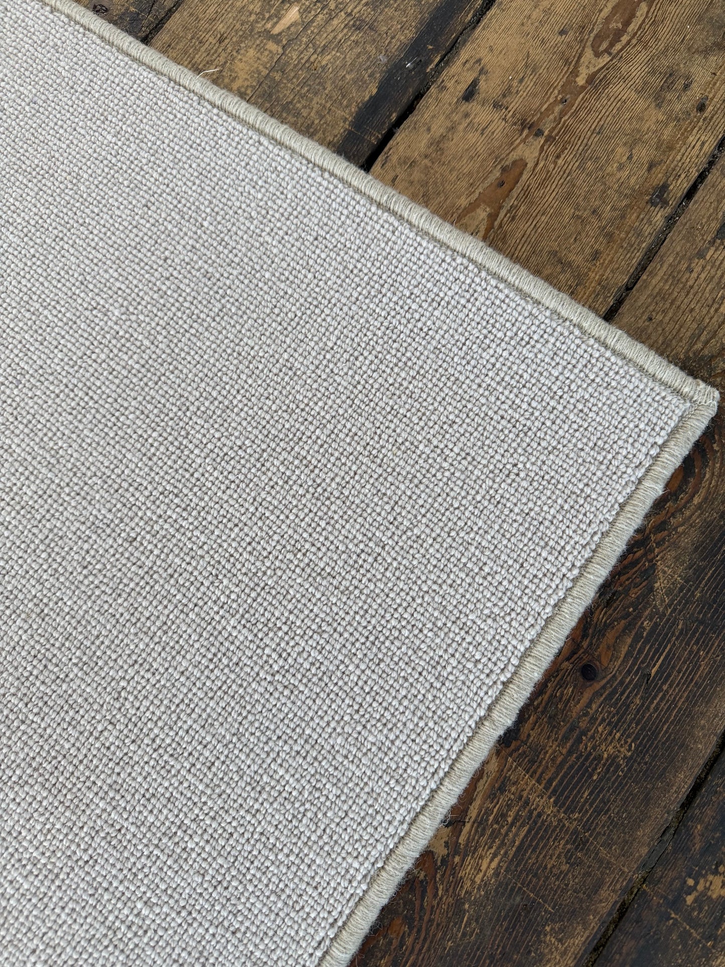 Pebble 100% wool rug 256cm x 343cm