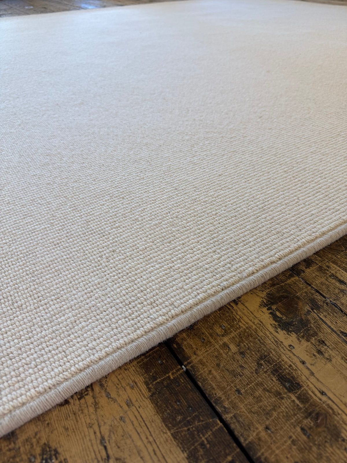 Tawny 100% undyed wool rug 220cm x 320cm